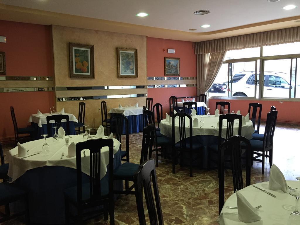 Hotel Restaurante Derby Carballino Dış mekan fotoğraf