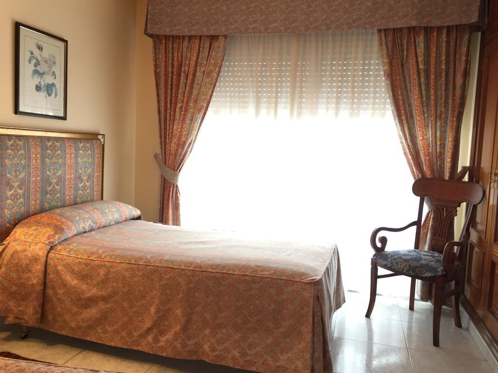 Hotel Restaurante Derby Carballino Dış mekan fotoğraf