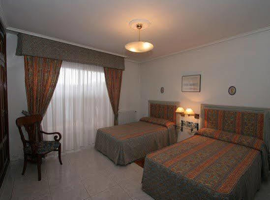 Hotel Restaurante Derby Carballino Dış mekan fotoğraf