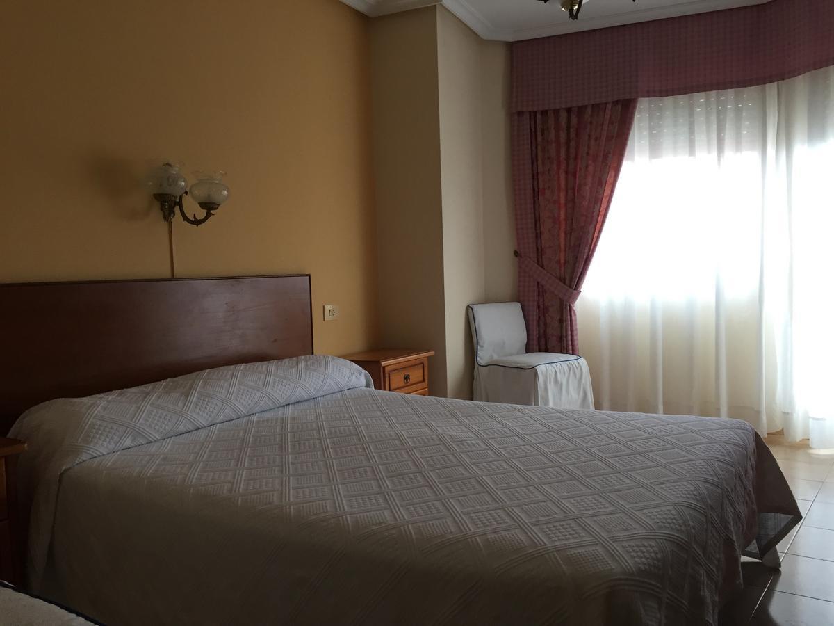 Hotel Restaurante Derby Carballino Dış mekan fotoğraf